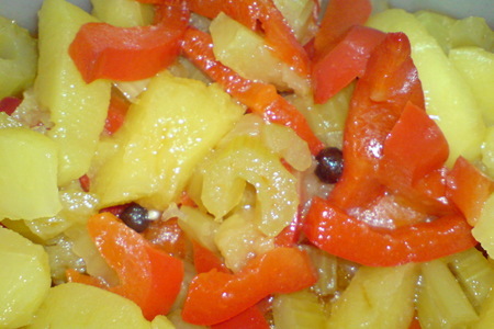 Маринованный красный перец с яблоками и стеблями сельдерея: шаг 2