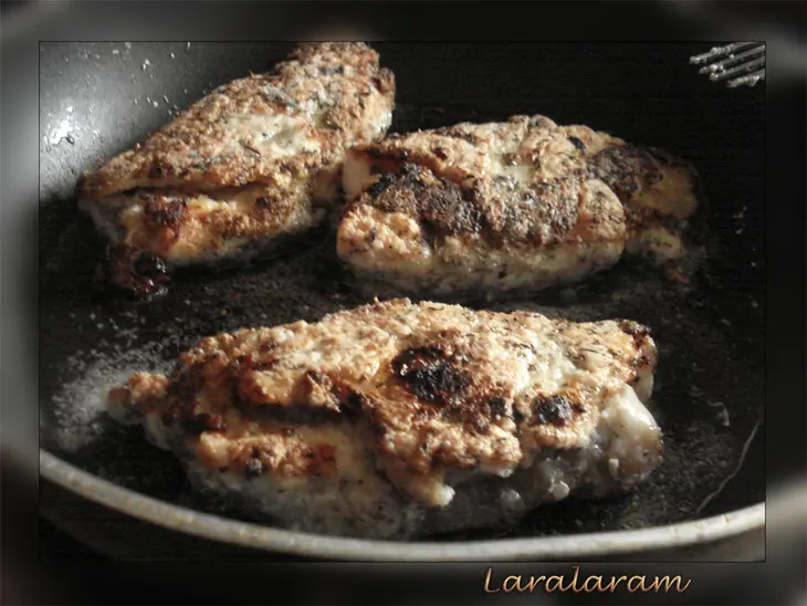 Куриные рулетики с начинкой из сухофруктов - "нектар и амброзия": шаг 9
