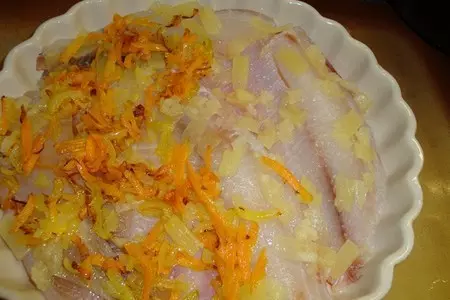 Рыба теляпия с грибами и сметаной: шаг 2
