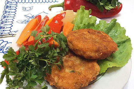 Рыбные котлеты с маринованными овощами.: шаг 4