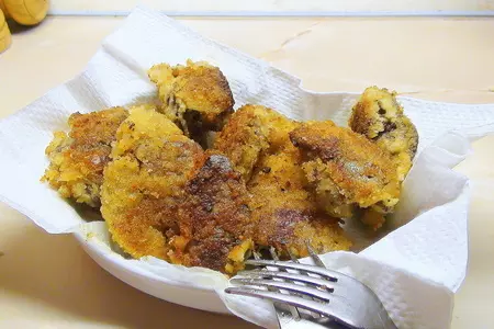 Тёплый салат с романо, куриной печенью в кляре и малиновым соусом. для венерочки и для вас: шаг 5