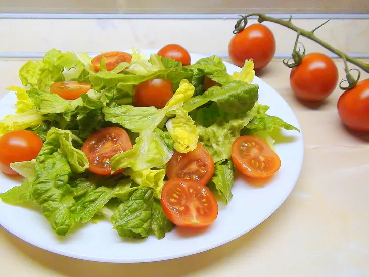Тёплый салат с романо, куриной печенью в кляре и малиновым соусом. для венерочки и для вас: шаг 9