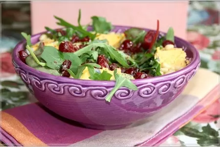 Салат с руколой,мангольдом,голубым сыром и кедровыми орешками: шаг 5