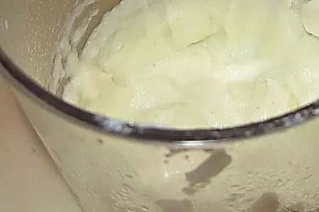 Креветки с кремом из цветной капусты и красной икрой: шаг 3
