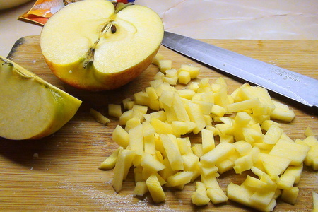 До невозможности вкусные пирожные с марципаном, изюмом и яблоками!: шаг 3