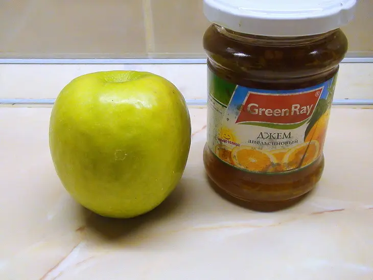 До невозможности вкусные пирожные с марципаном, изюмом и яблоками!: шаг 8