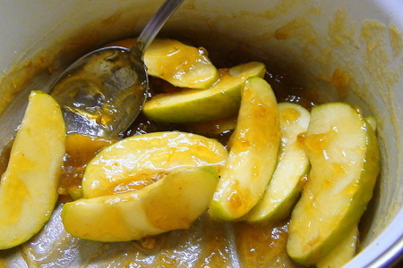 До невозможности вкусные пирожные с марципаном, изюмом и яблоками!: шаг 9