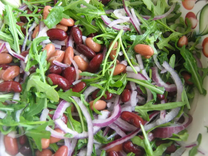 Салат с фасолью,руколой и творожным сыром.: шаг 4
