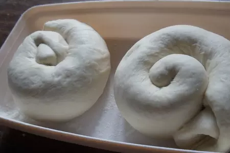 Пасхальный венок с орехами и сухофруктами: шаг 3