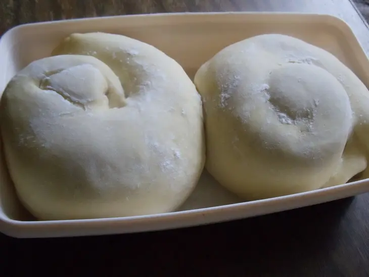 Пасхальный венок с орехами и сухофруктами: шаг 4