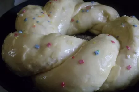 Пасхальный венок с орехами и сухофруктами: шаг 9