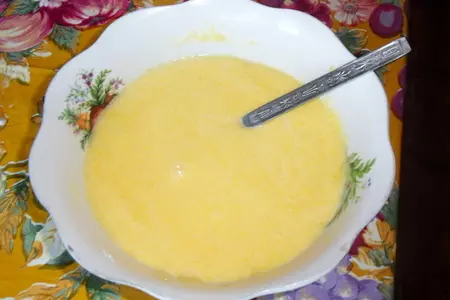 Кулич с изюмом: шаг 1