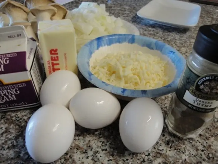 Запечённая яичница с грибами: шаг 2