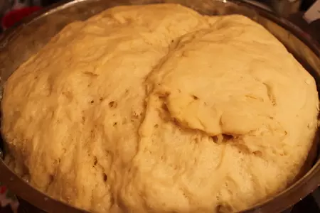 Пасхальные куличи с орехами, изюмом, имбирем и шафраном.: шаг 3