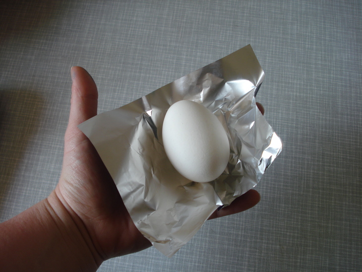 Яйца " в кофточкe": шаг 2