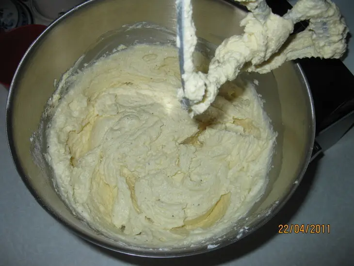 Пасха царская (заварная и сырая): шаг 5