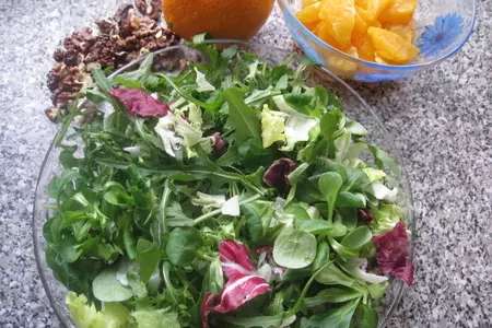 Салат с копченой курицей и грецкими орехами: шаг 7