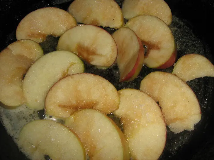 Сливочная рисовая каша с яблоками: шаг 3