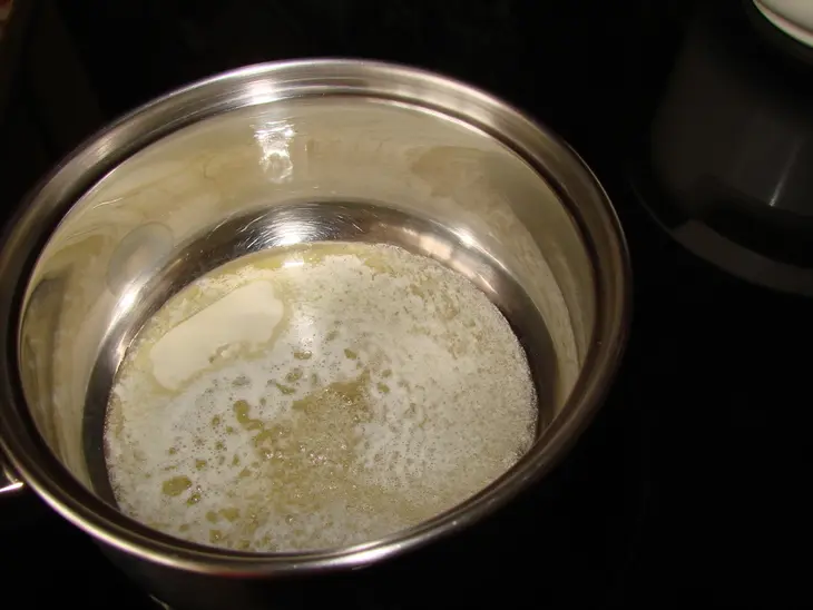 Шоколадный манник с карамельными яблоками: шаг 6