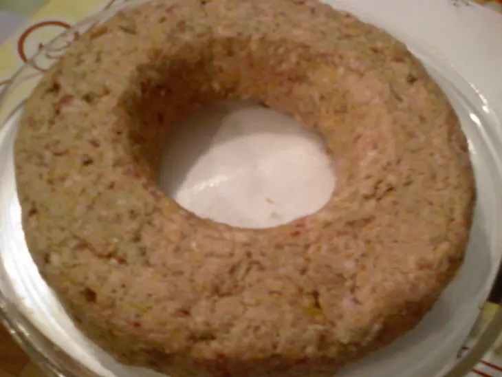 Мясной венок с перепелиными яйцами, запечённый в лаваше: шаг 5