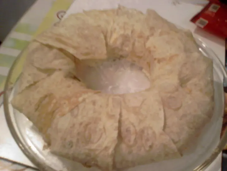 Мясной венок с перепелиными яйцами, запечённый в лаваше: шаг 6