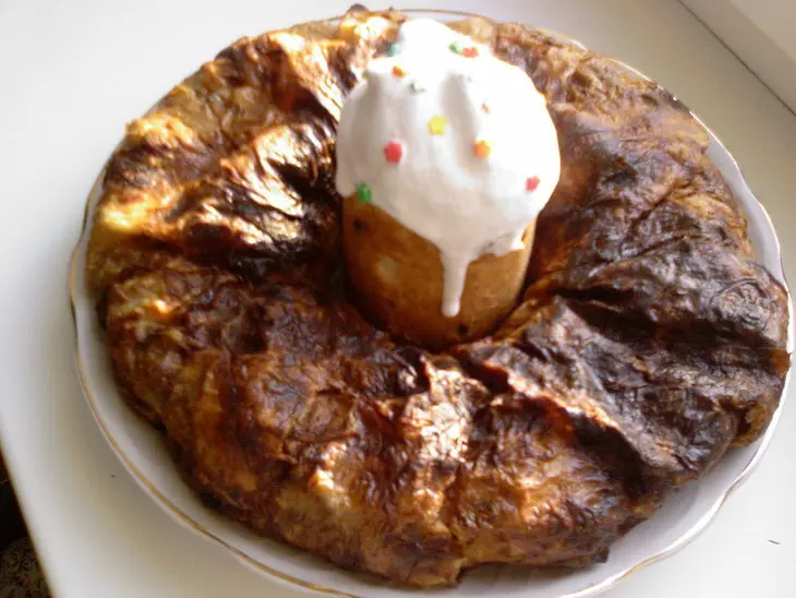Мясной венок с перепелиными яйцами, запечённый в лаваше: шаг 8