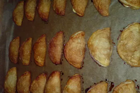 Пирожки с корицей, вишней и розмариновым кремом: шаг 7