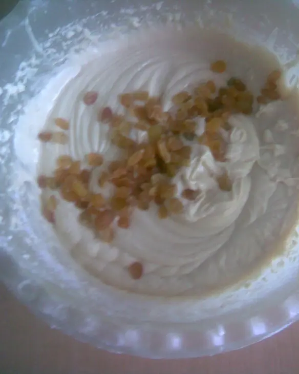 Медовый кекс с яблоком и изюмом: шаг 1