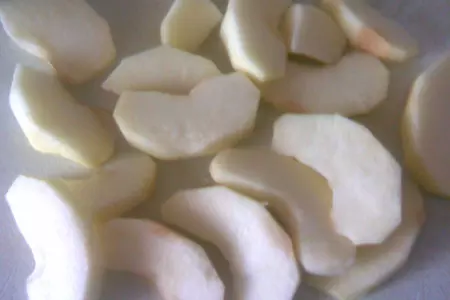 Медовый кекс с яблоком и изюмом: шаг 2