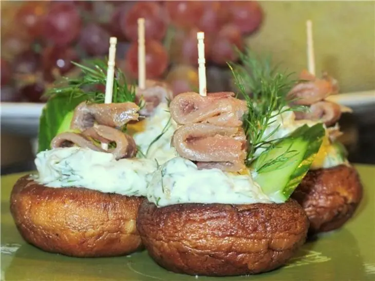 Закуска из шампиньонов с анчоусами welcom.: шаг 3