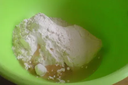Творожные блины с луком и зеленью: шаг 3