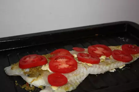 Пангасиус с сыром и помидорами: шаг 1