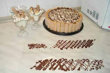 Торт с савоярди и сливочным муссом + бонус в 3 креманках)): шаг 3