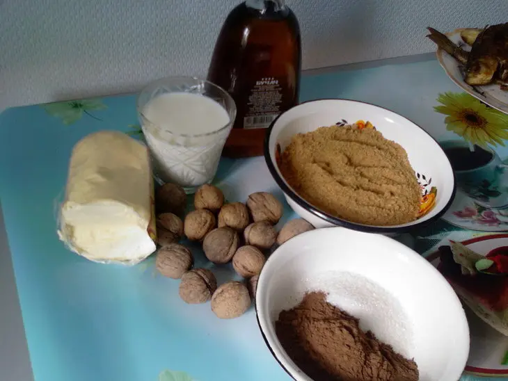 Пирожное "картошка" из пасхальной крошки.: шаг 1
