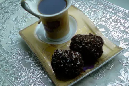 Пирожное "картошка" из пасхальной крошки.: шаг 6