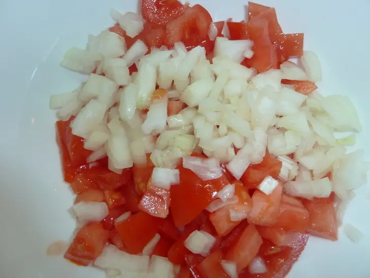 Рыбные шашлычки в йогуртовом маринаде ( любителям и нелюбителям рыбы рекомендуется): шаг 2