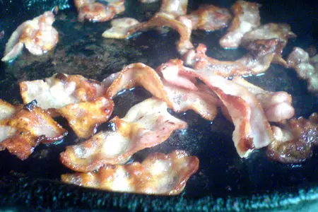Тёплый салат с курицей и грибами: шаг 1