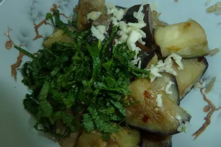 Баклажаны с чесноком и мятой: шаг 4