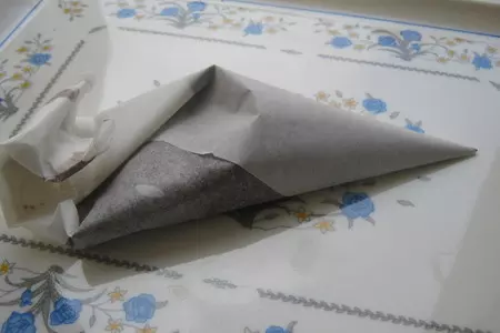 Курага с миндалём в шоколаде (apricot chocolates).: шаг 4