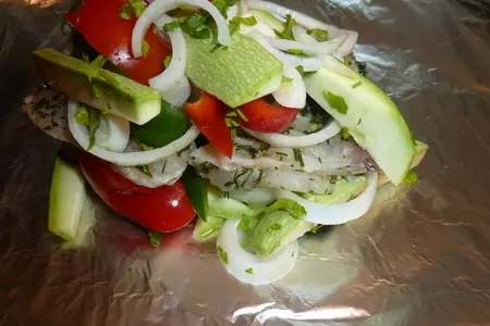 Филе морского языка с овощами, приготовленное в фольге на пару: шаг 6
