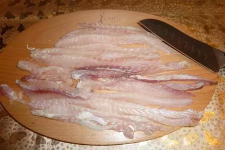 Рыбные розочки с картофелем на пару: шаг 3