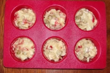 Маффины с паприкой, оливками и сыром: шаг 6