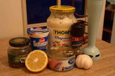 Салат с заправкой из тунца: шаг 1