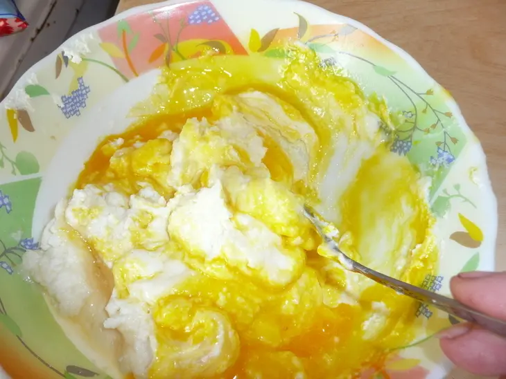 Творожный десерт с черносливом: шаг 1