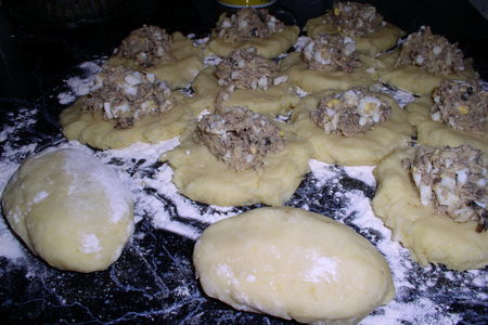 Картофельные пирожки со шпротами: шаг 4