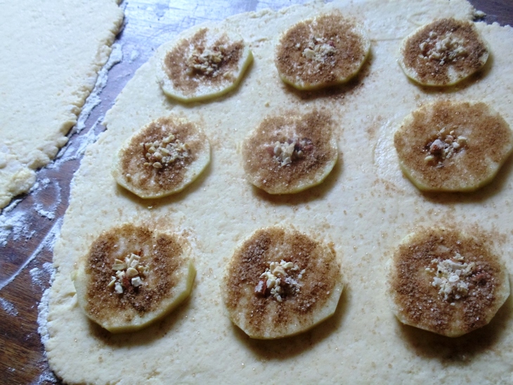 Творожные печенье  с яблоками, корицей и орехами: шаг 5