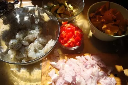 Креветки с манго и авокадо: шаг 1