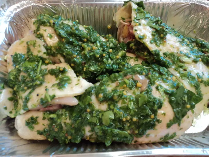Курица с травами, сливочно-апельсиновым соусом и мятным гарниром: шаг 1