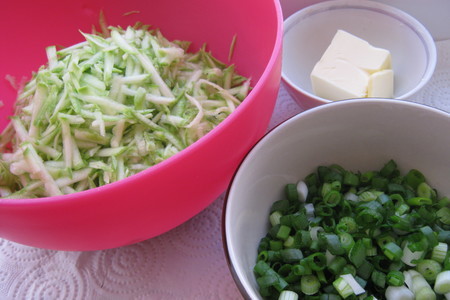 Запеканка "три сыра" с кабачком и пастой (zucchini pasta bake ).: шаг 2