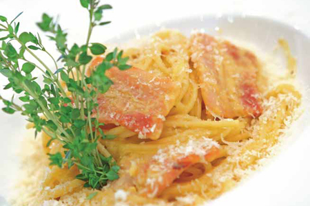 Спагетти по рецепту карбонариев: шаг 1